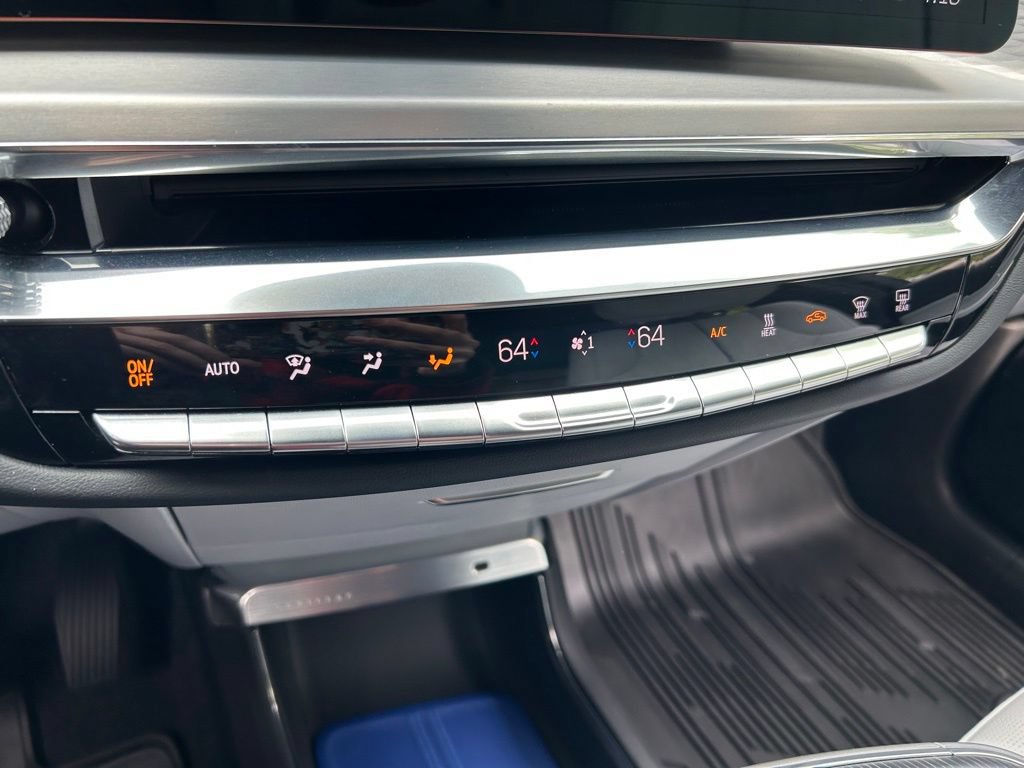 Used 2025 Cadillac Lyriq Sport AWD/4WD image 33