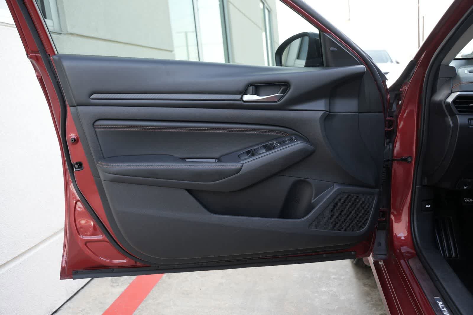 Used 2019 Nissan Altima 2.5 SR FWD image 17