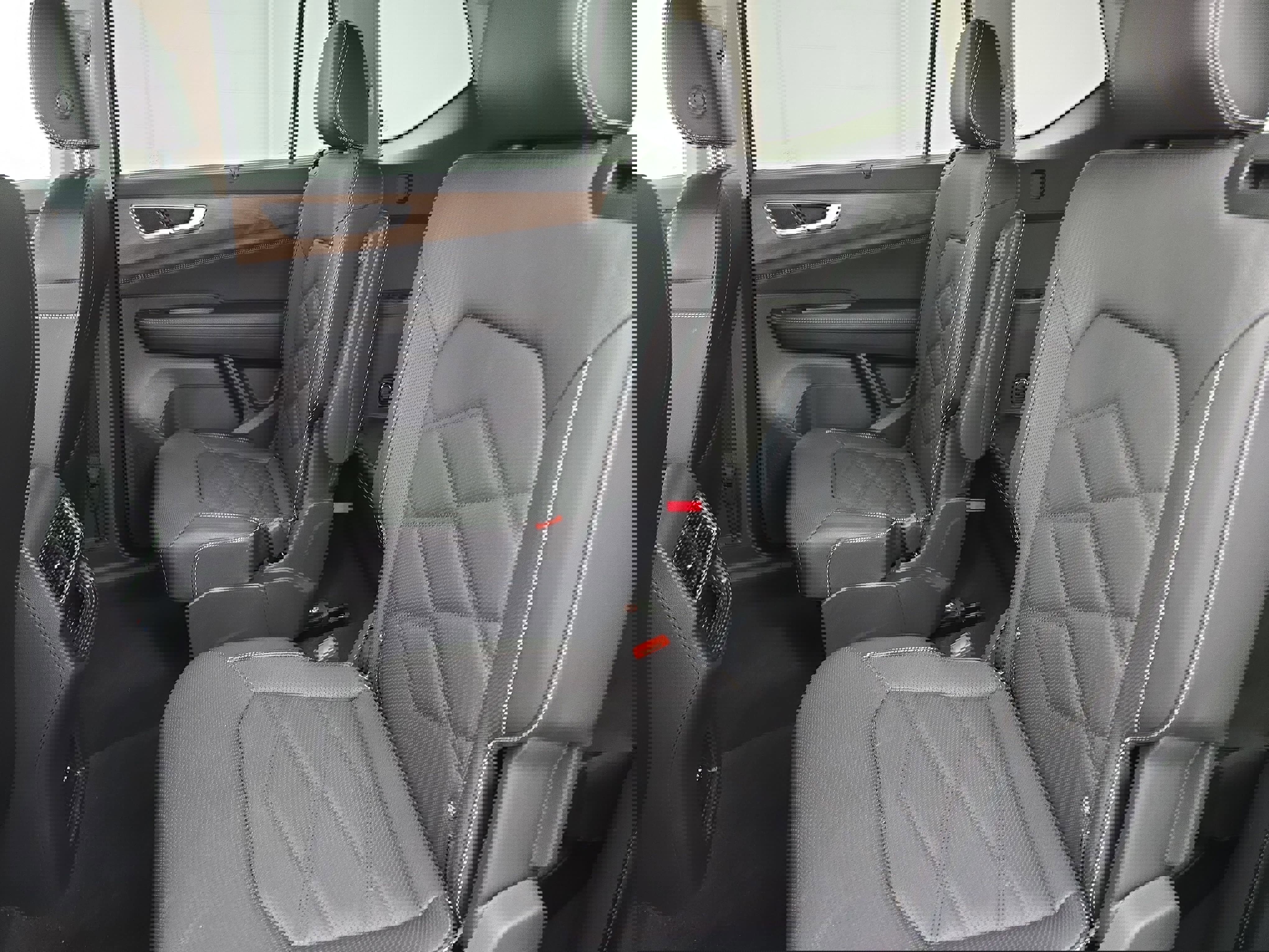 Used 2025 Volkswagen Atlas SE w/ Panoramic Sunroof Package image 15