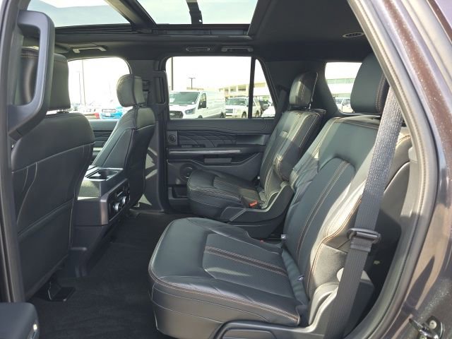 Used 2024 Ford Expedition Platinum AWD/4WD image 15