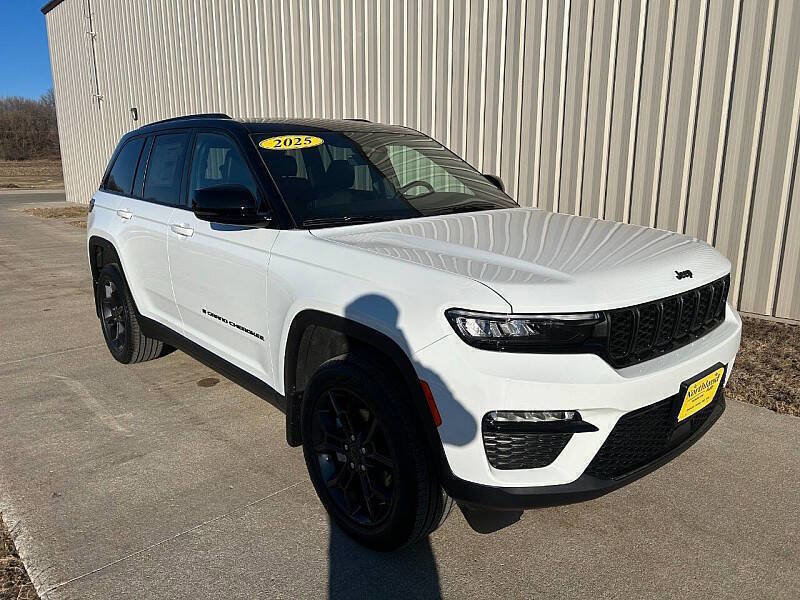 New 2025 Jeep Grand Cherokee Limited w/ Trailer Tow Package image 3