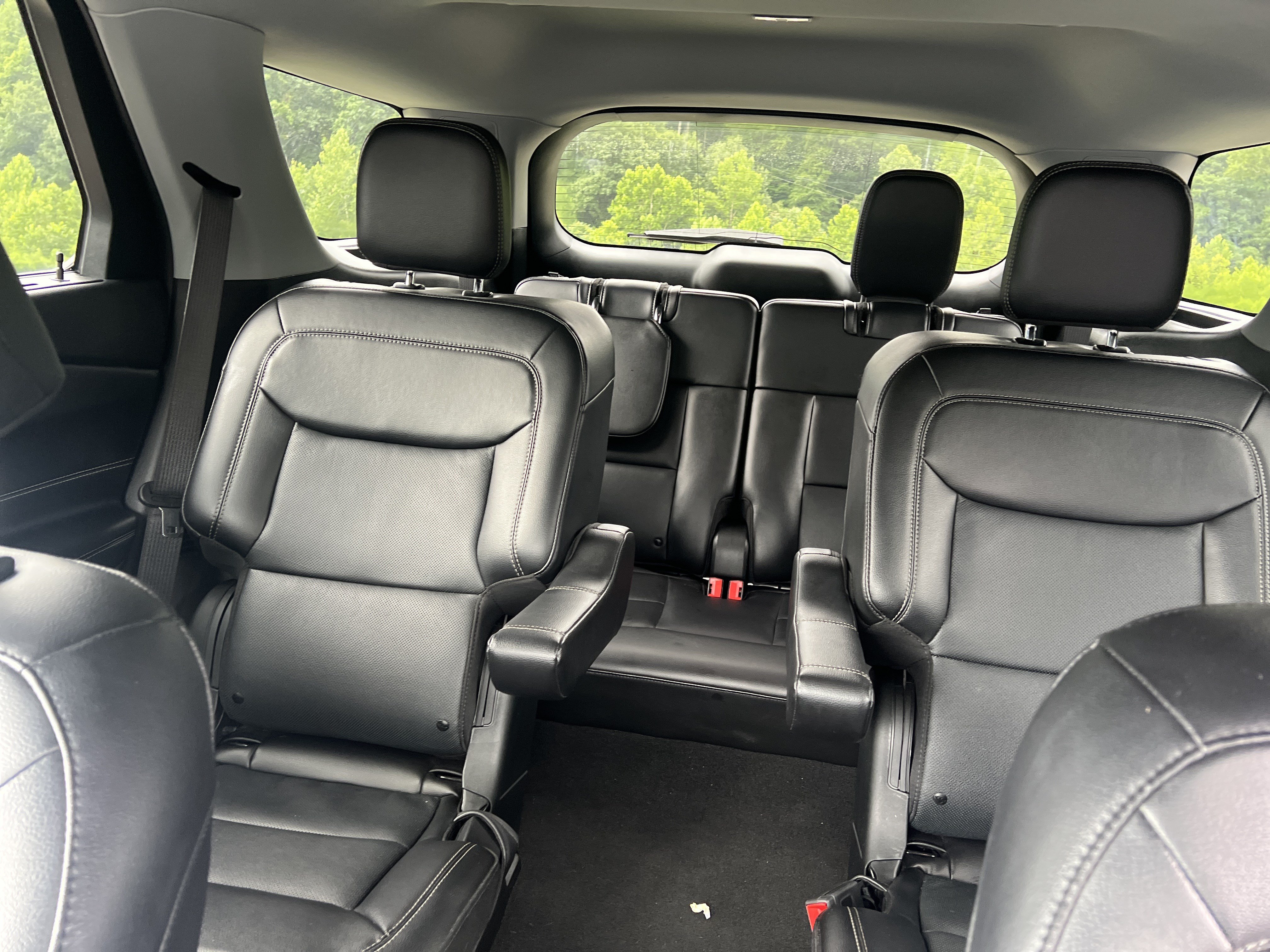 Used 2024 Ford Explorer Limited w/ Equipment Group 301A RWD image 10