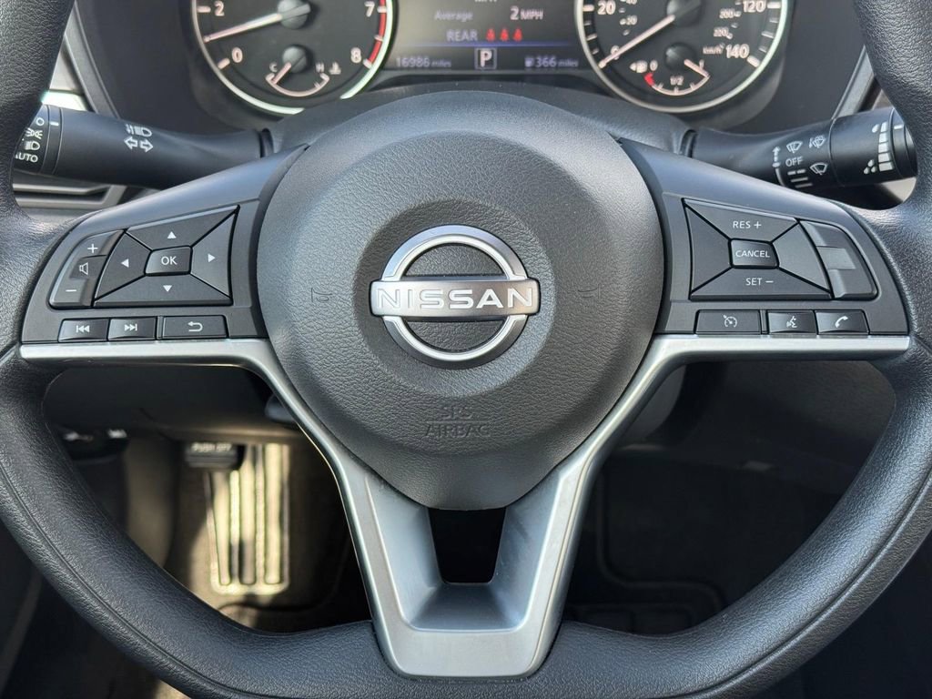 Used 2025 Nissan Altima 2.5 SV image 12