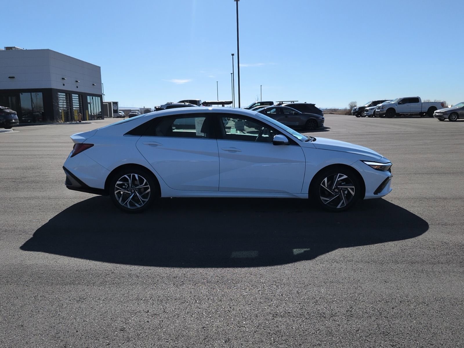 Used 2025 Hyundai Elantra Limited image 9