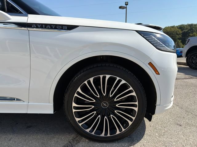 Used 2025 Lincoln Aviator Black Label image 9