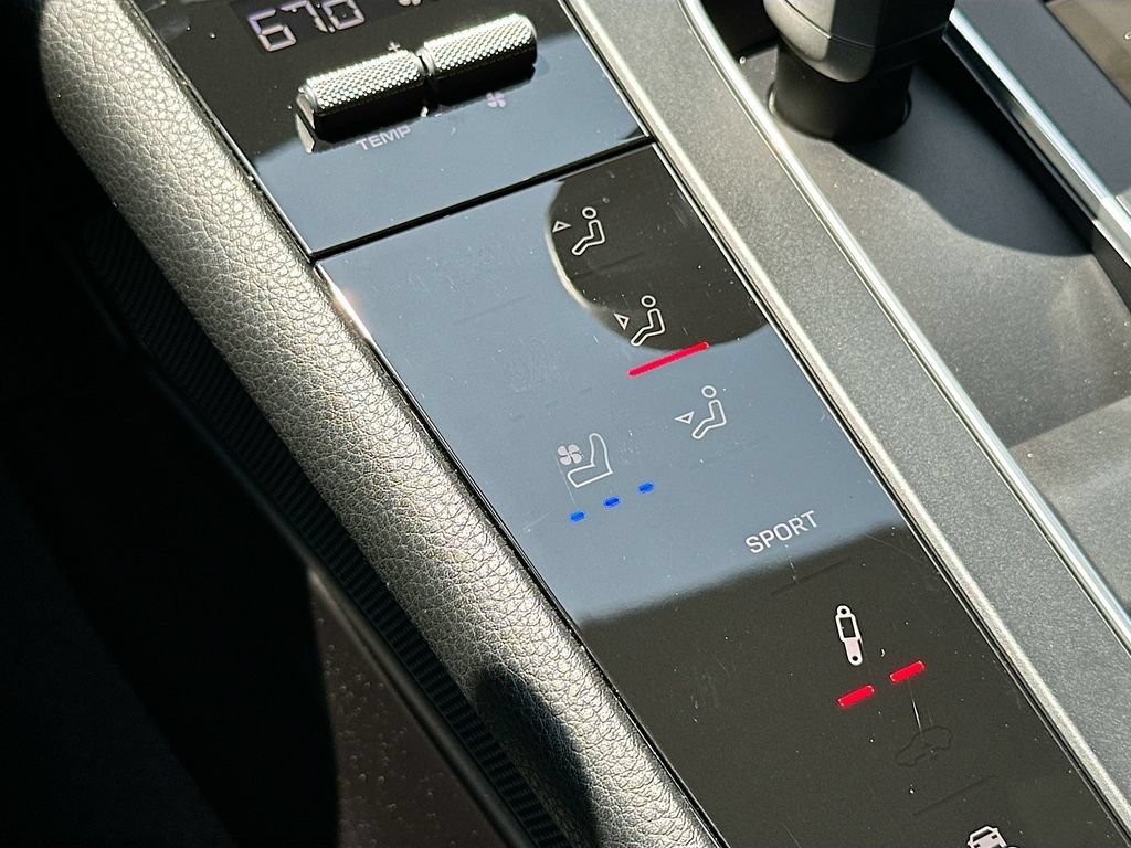 Certified 2022 Porsche Macan S AWD/4WD image 23