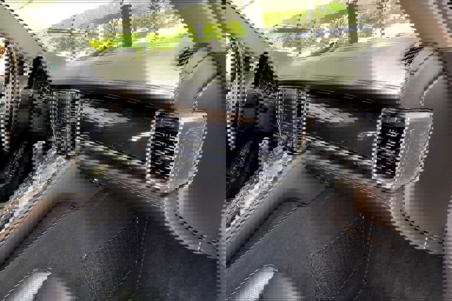 Used 2012 Porsche Panamera S image 17