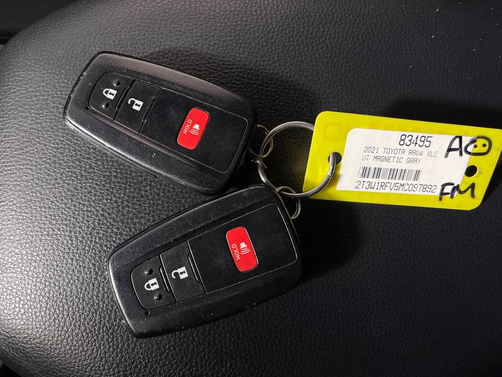 Certified 2021 Toyota RAV4 XLE FWD image 24