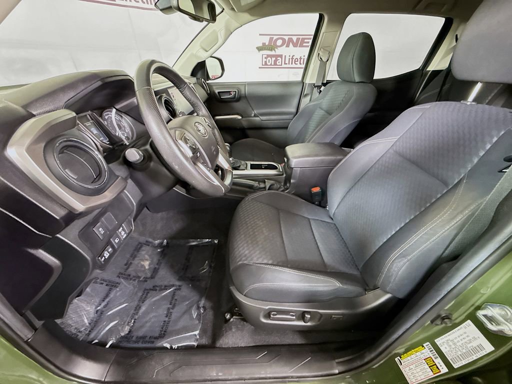 Used 2022 Toyota Tacoma SR5 w/ Trail Edition AWD/4WD image 27