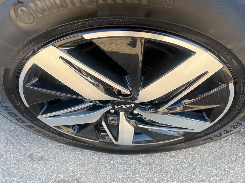 Certified 2023 Kia Sorento EX w/ Panoramic Sunroof Package image 42