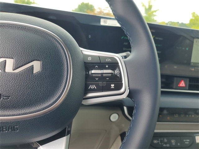 New 2026 Kia Carnival EX image 18