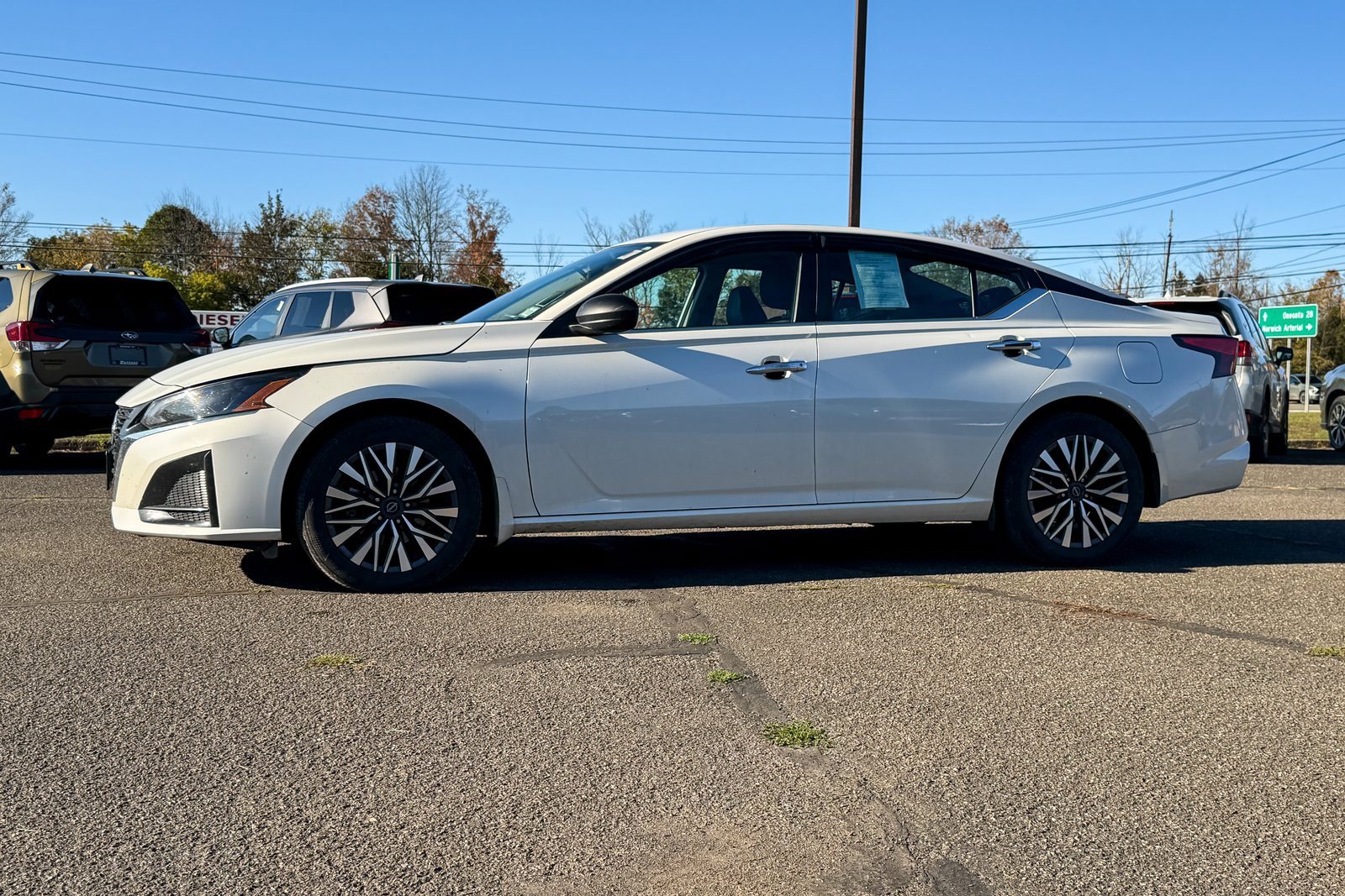 Used 2024 Nissan Altima 2.5 SV image 6