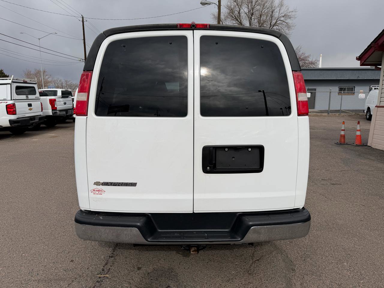 Used 2017 Chevrolet Express 3500 LT w/ LT Preferred Equipment Group image 8