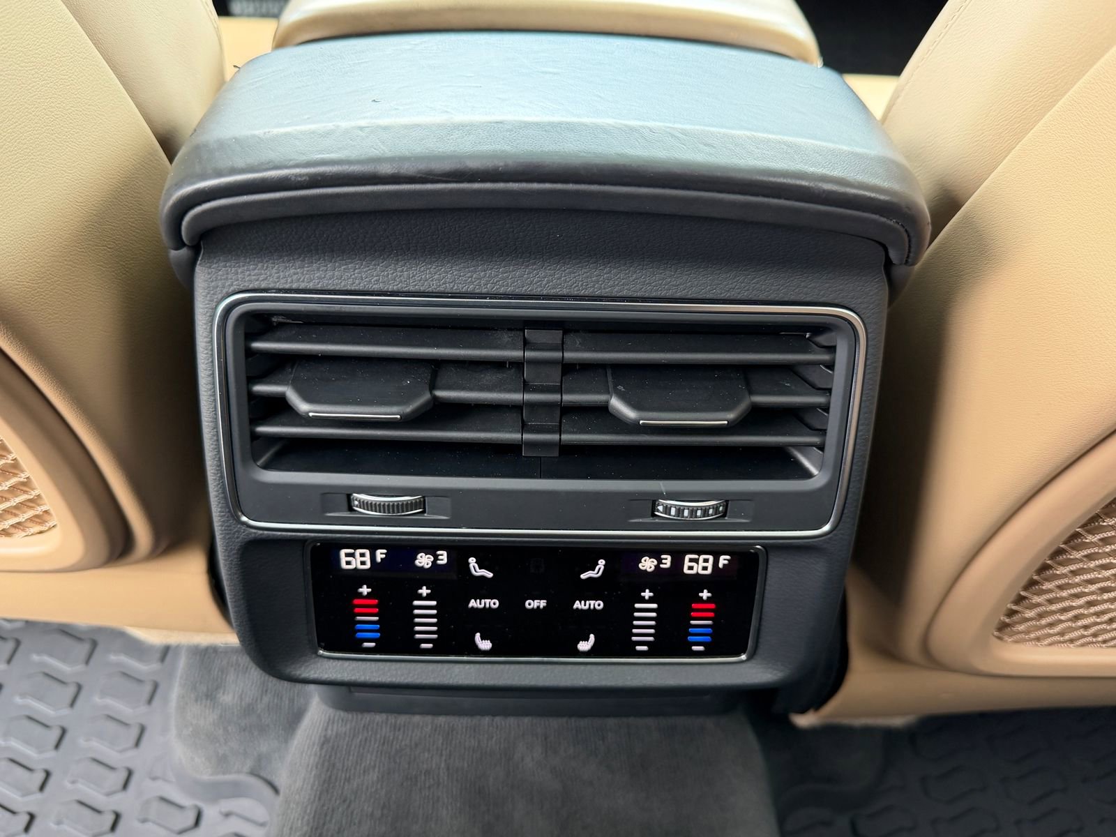 Used 2019 Audi Q8 Prestige image 16