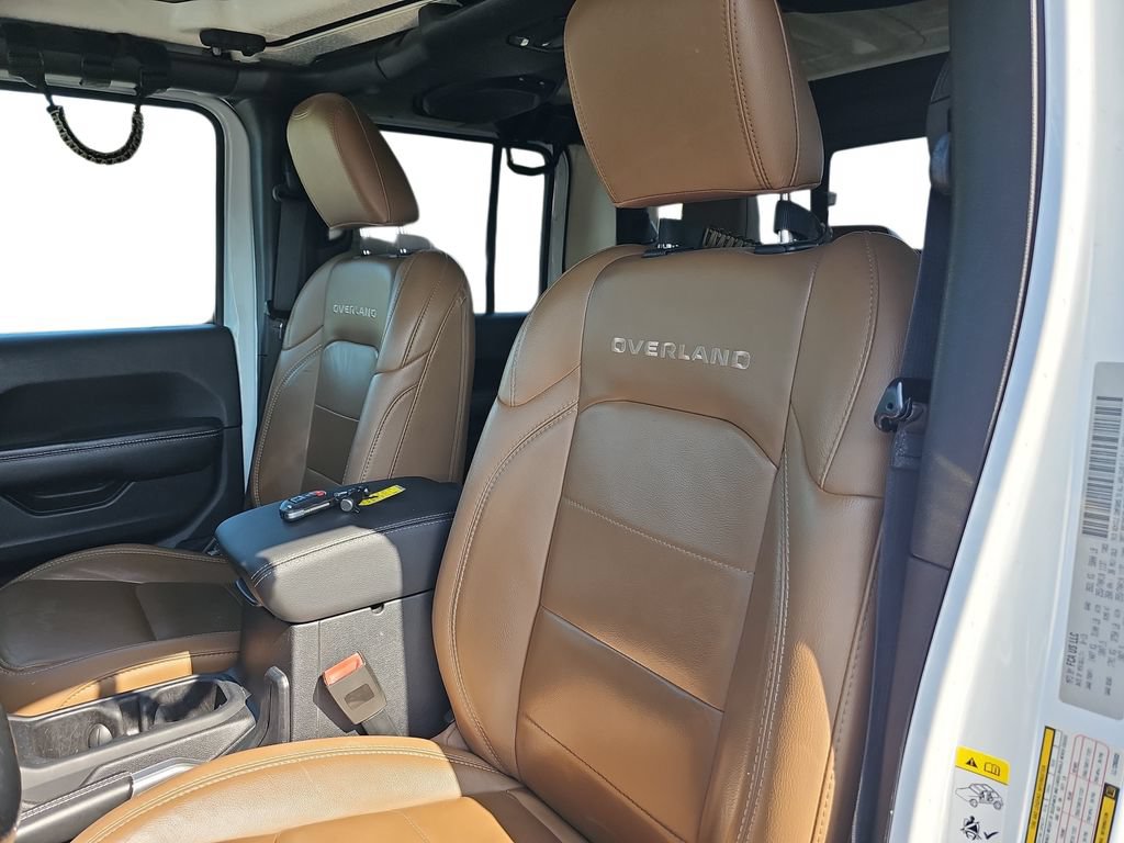 Used 2020 Jeep Gladiator Overland AWD/4WD image 14