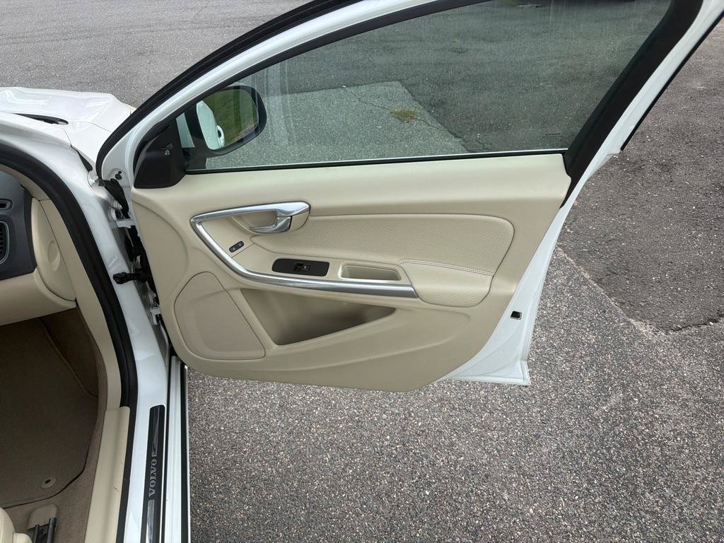 Used 2013 Volvo S60 T5 FWD image 29
