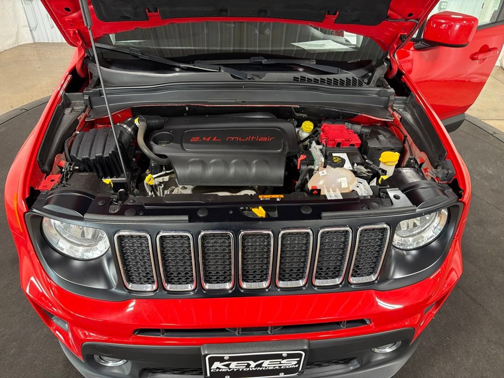 Used 2020 Jeep Renegade Latitude w/ Cold Weather Group AWD/4WD image 39