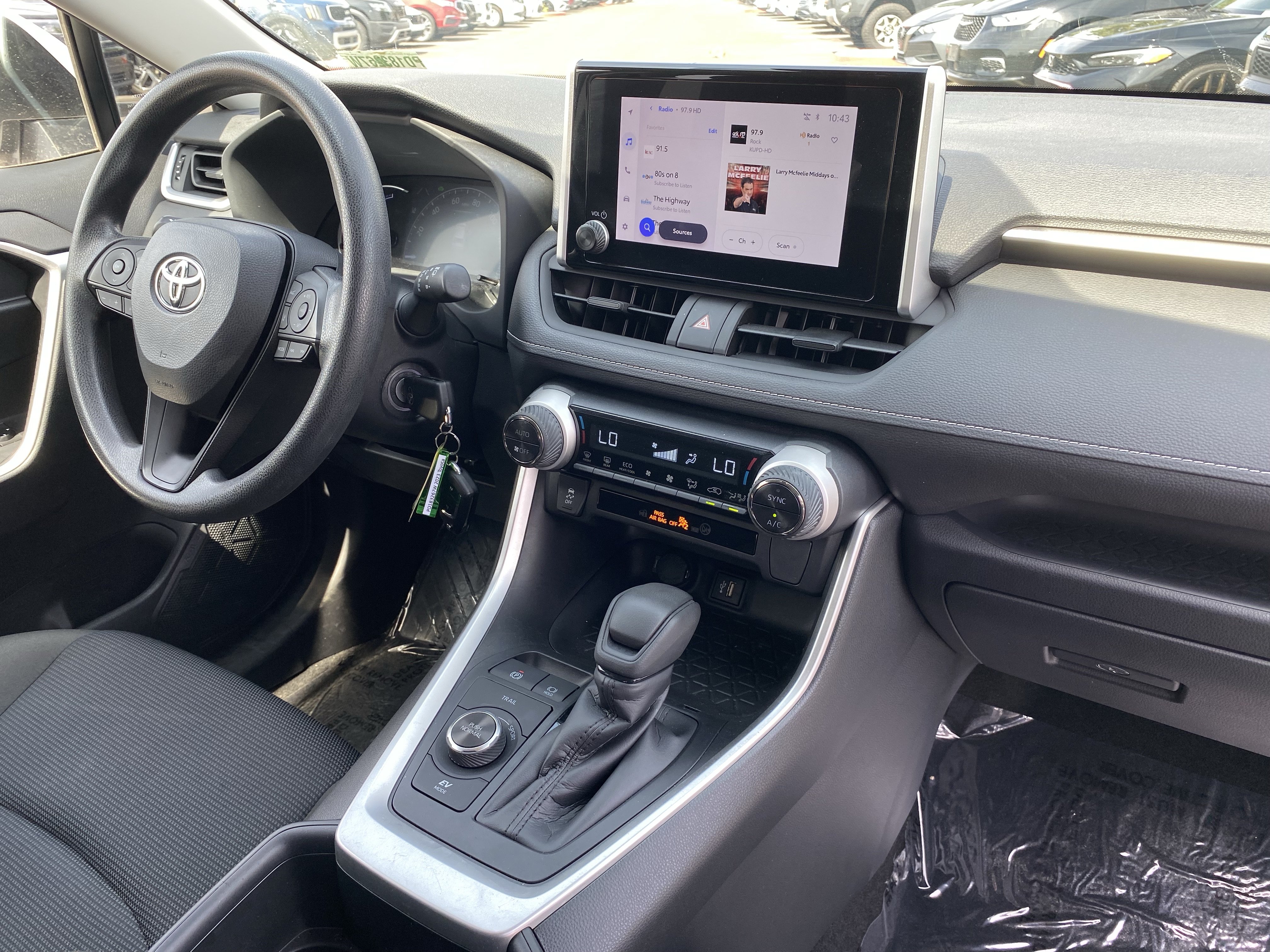 Used 2023 Toyota RAV4 LE AWD/4WD image 12