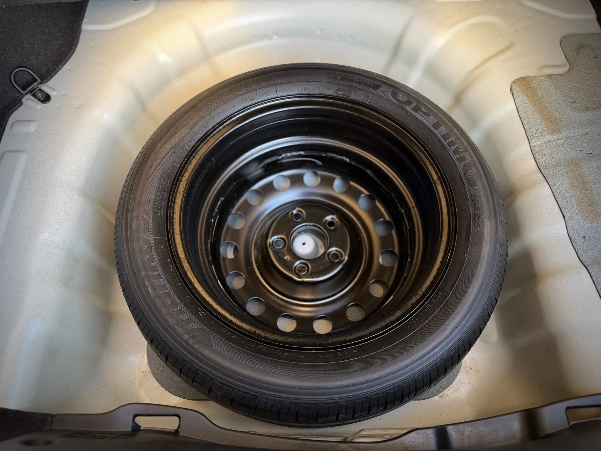 Used 2013 Hyundai Elantra FWD image 17