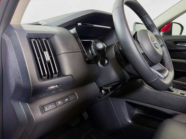 Certified 2025 Nissan Pathfinder SL AWD/4WD image 8