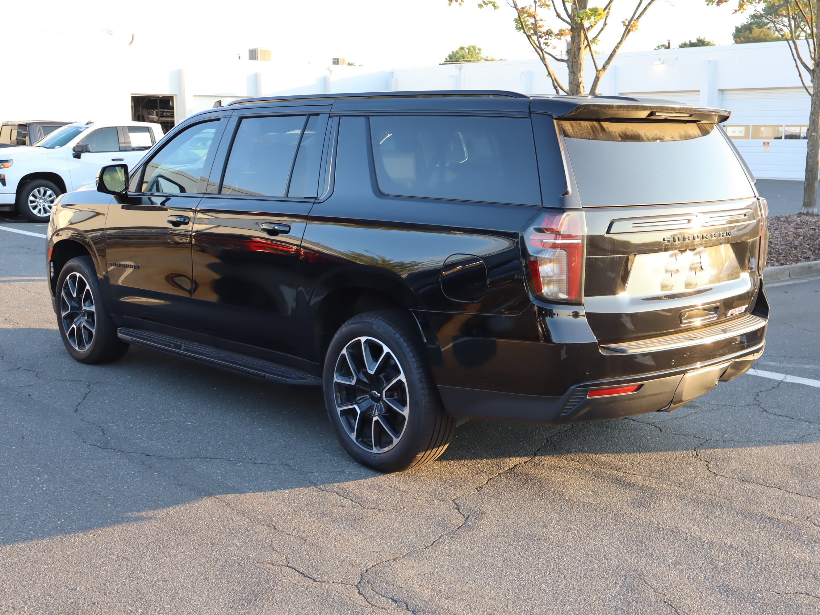 Used 2024 Chevrolet Suburban RST w/ Luxury Package AWD/4WD image 8