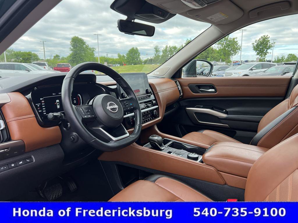 Used 2024 Nissan Pathfinder Platinum w/ Cargo Package AWD/4WD image 14