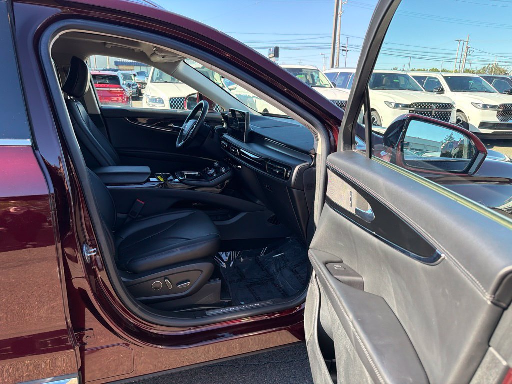 Certified 2023 Lincoln Nautilus Reserve AWD/4WD image 16