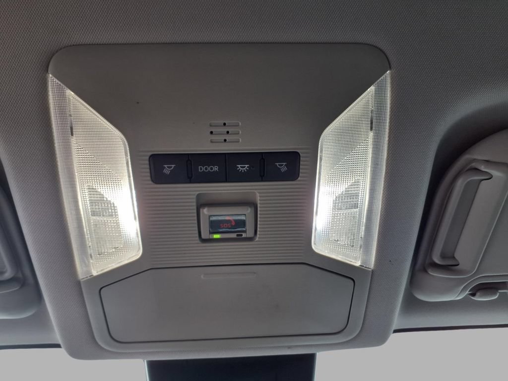 Used 2025 Toyota RAV4 XLE FWD image 15