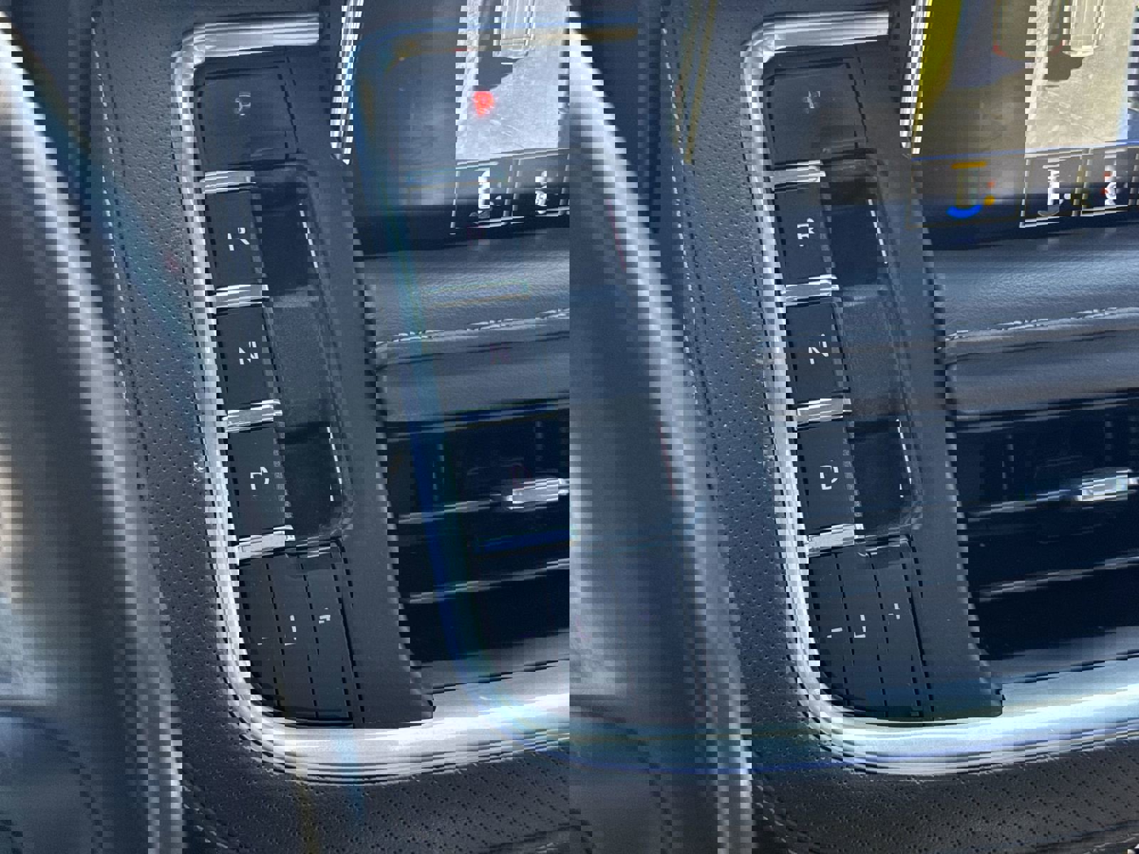 Used 2022 GMC Yukon SLT w/ SLT Premium Package image 26