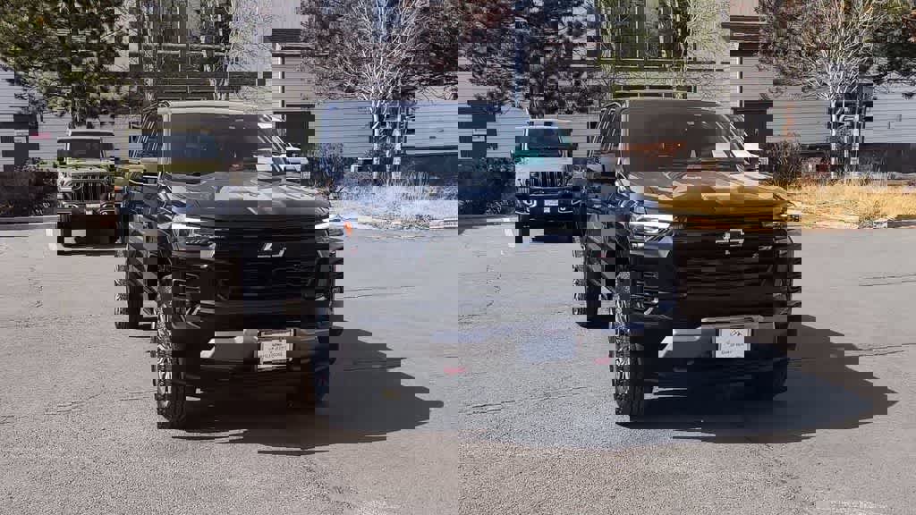 Used 2024 Chevrolet Colorado Z71 w/ Z71 Convenience Package 2 image 3