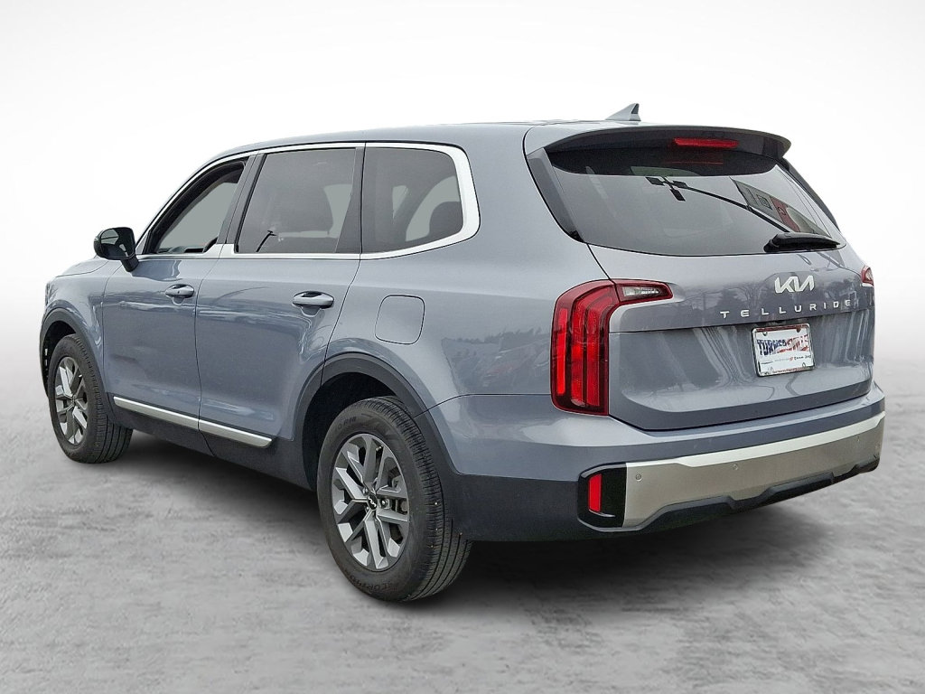 Used 2024 Kia Telluride LX image 3