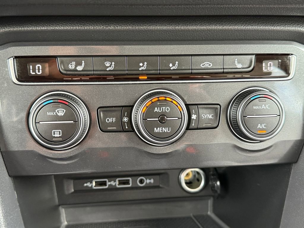Used 2020 Volkswagen Tiguan SEL image 17