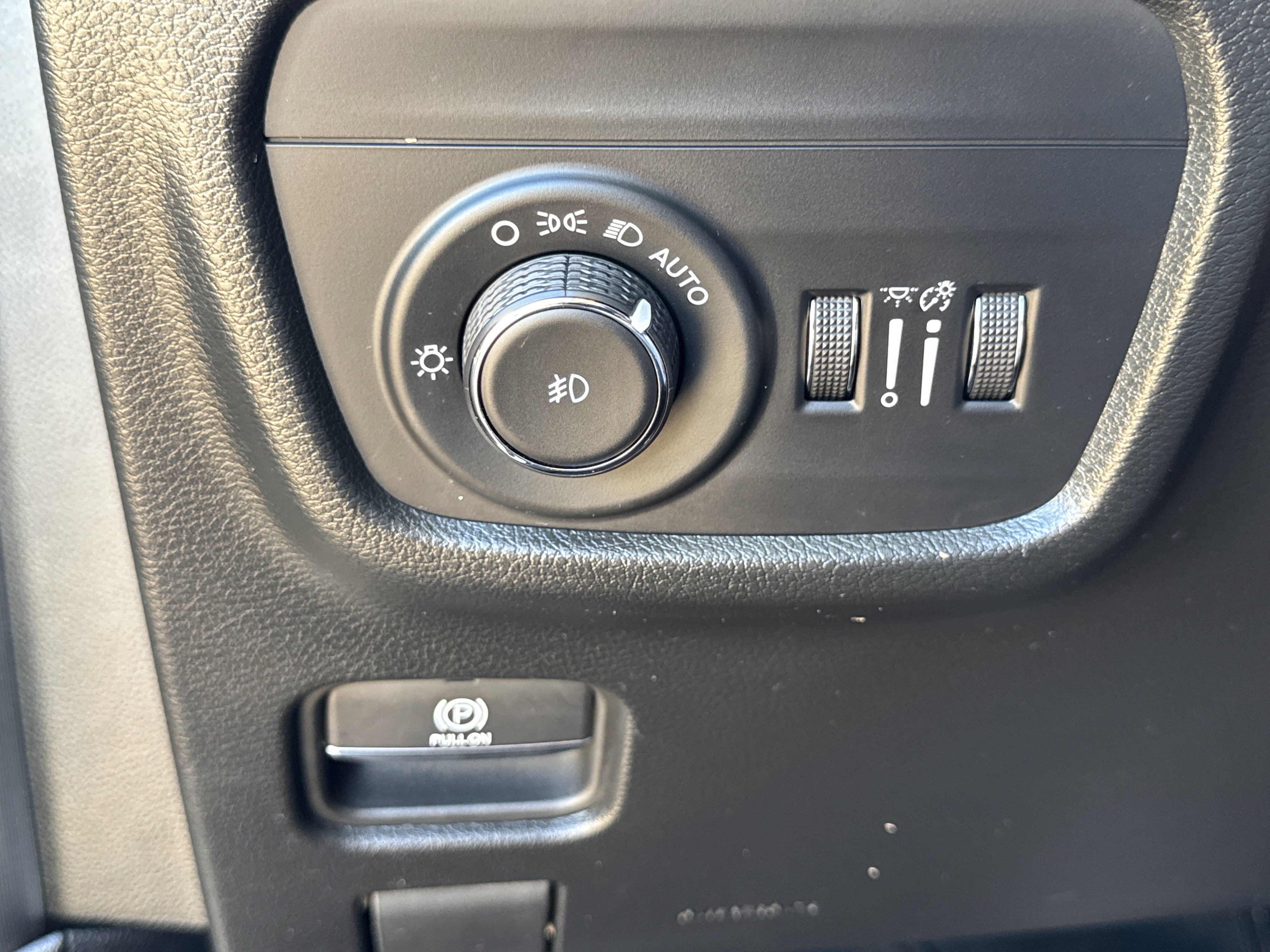 Used 2023 Jeep Grand Cherokee L Limited w/ Luxury Tech Group II image 25