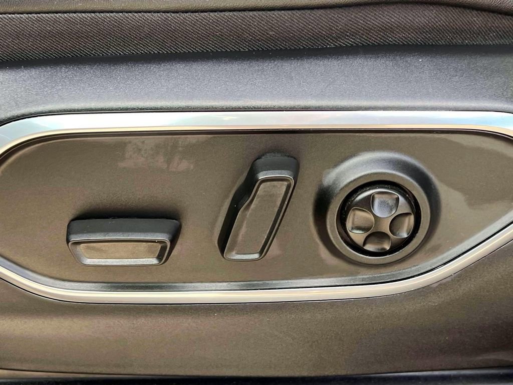 Certified 2024 Jeep Wagoneer Series II image 19