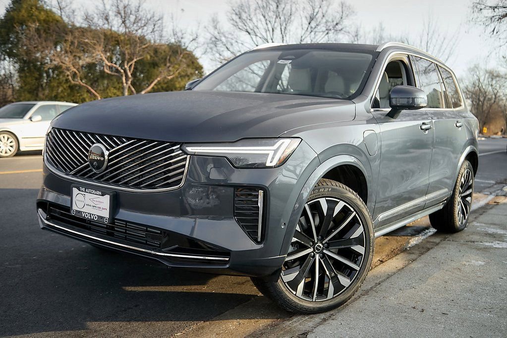 New 2026 Volvo XC90 T8 Ultra w/ Protection Package Premier image 2