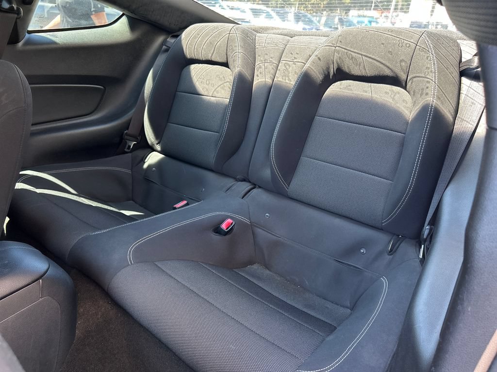 Used 2016 Ford Mustang Coupe RWD image 10