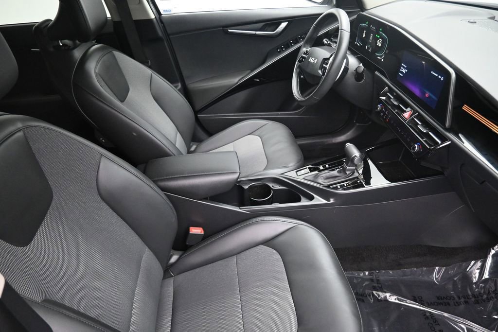 Used 2024 Kia Niro EX FWD image 10