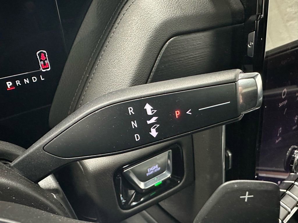 Used 2025 GMC Yukon Denali w/ Sun & Power Step Package image 22