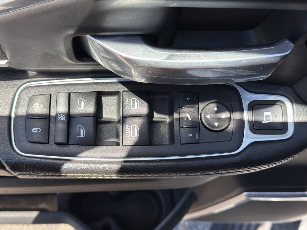 Used 2022 RAM 2500 Laramie AWD/4WD image 13