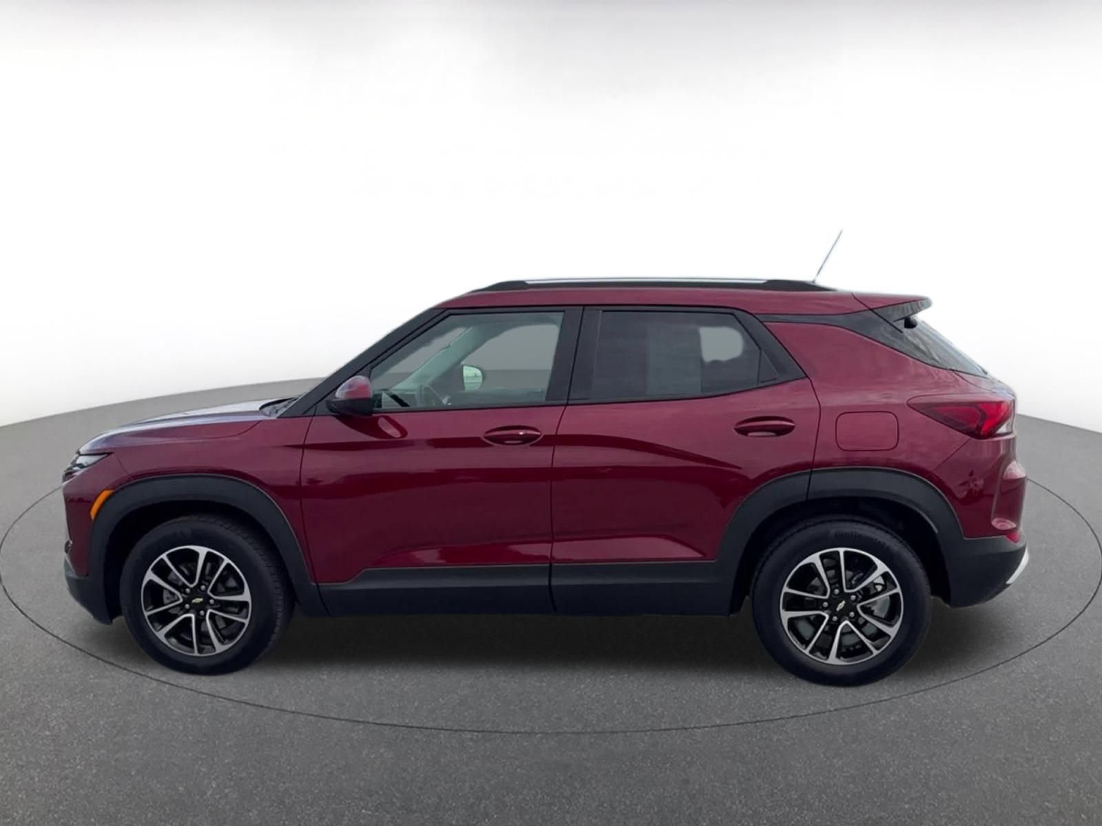 Used 2025 Chevrolet TrailBlazer LT image 8