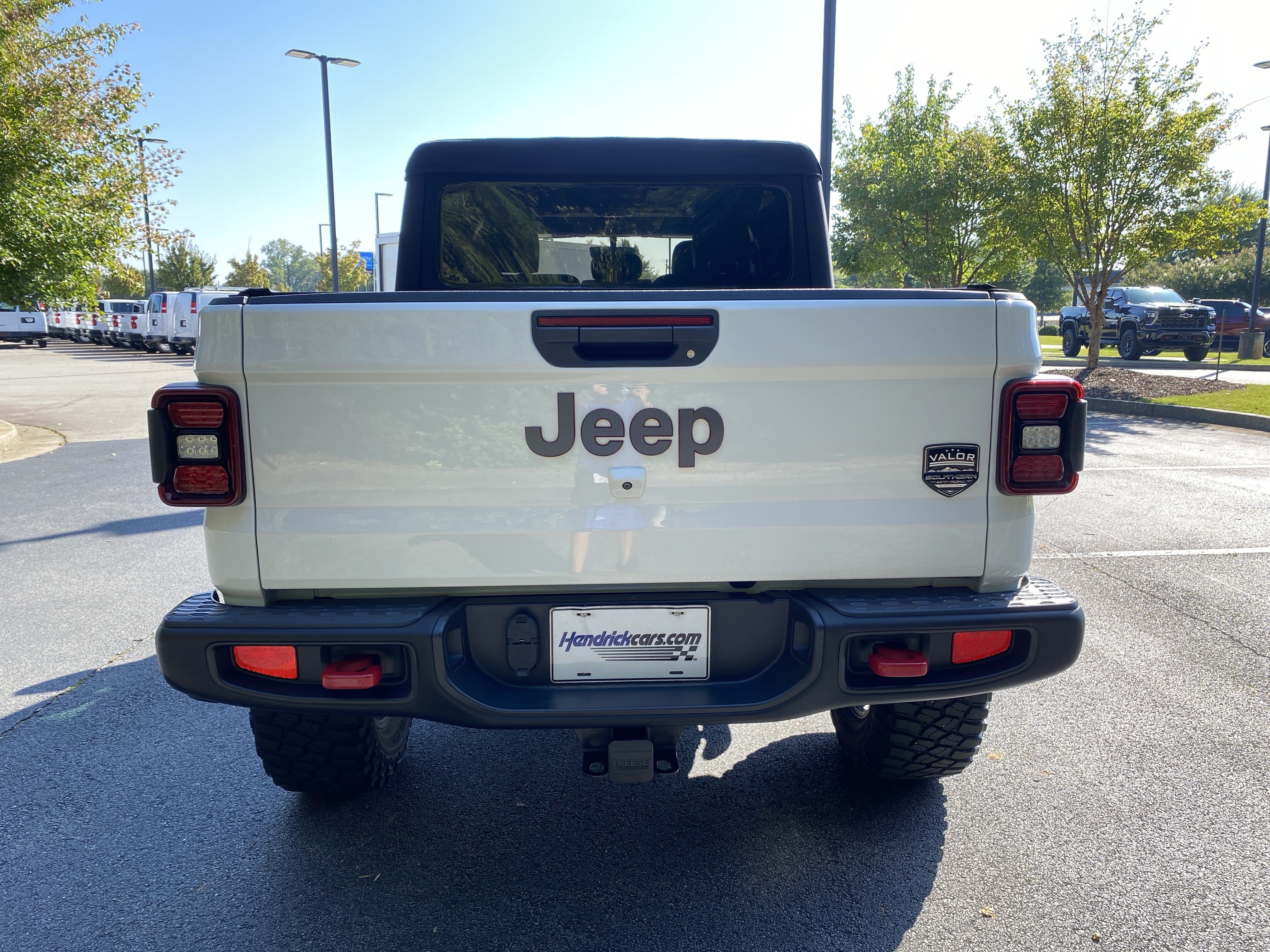Used 2023 Jeep Gladiator Rubicon w/ LED Lighting Group AWD/4WD image 8