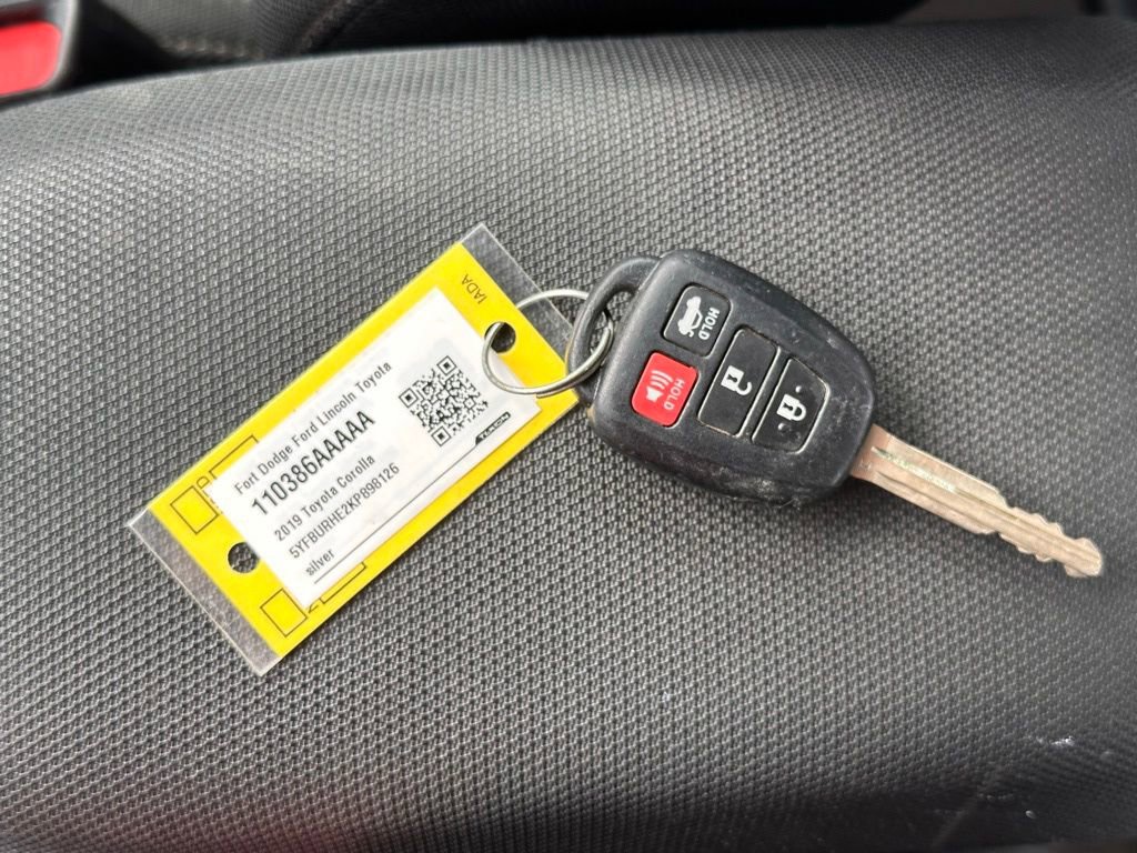 Used 2019 Toyota Corolla LE image 34