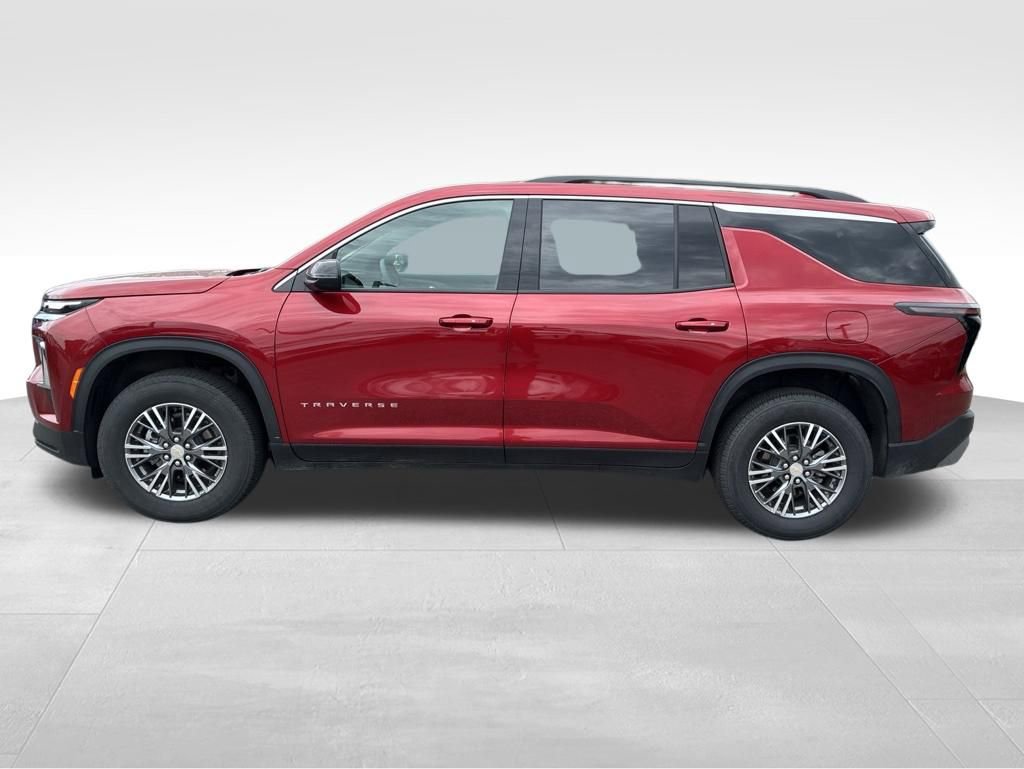 Used 2026 Chevrolet Traverse LT AWD/4WD image 2