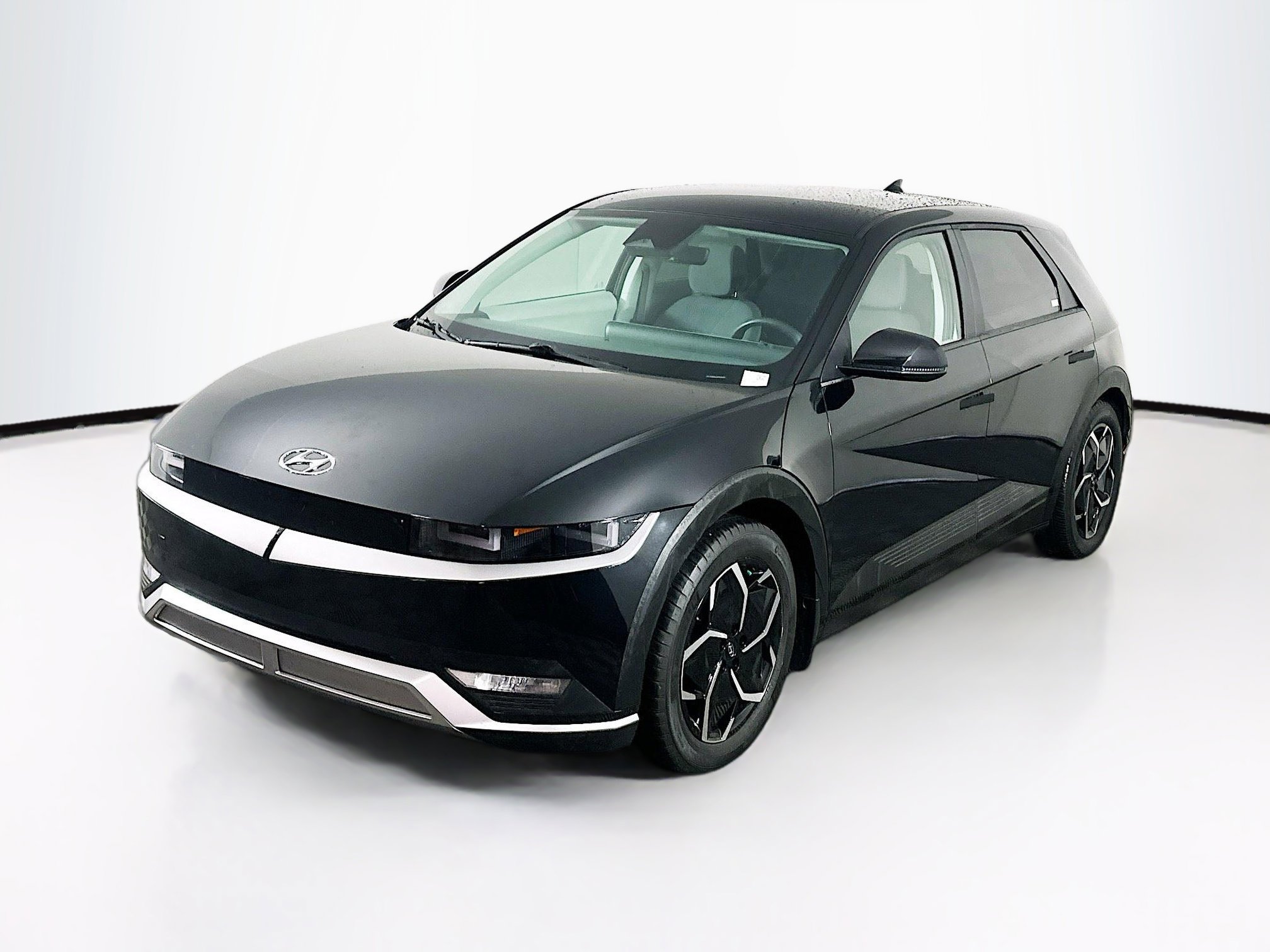 Used 2023 Hyundai Ioniq 5 SE image 3