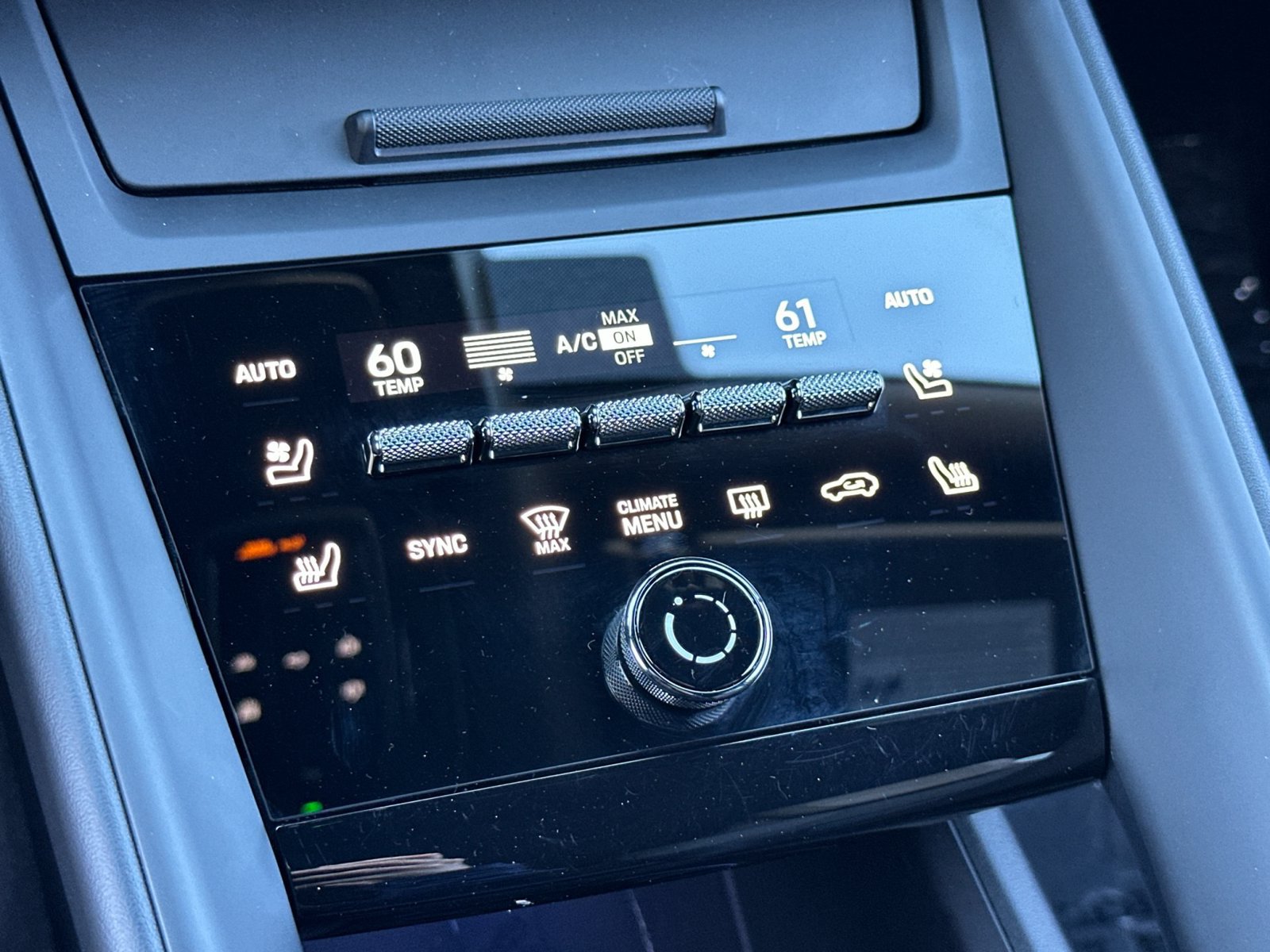 Certified 2026 Porsche Macan 4 Electric AWD/4WD image 21