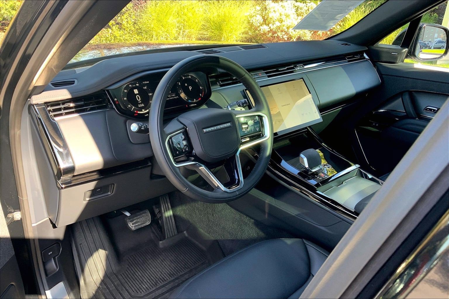 Used 2025 Land Rover Range Rover Sport image 17