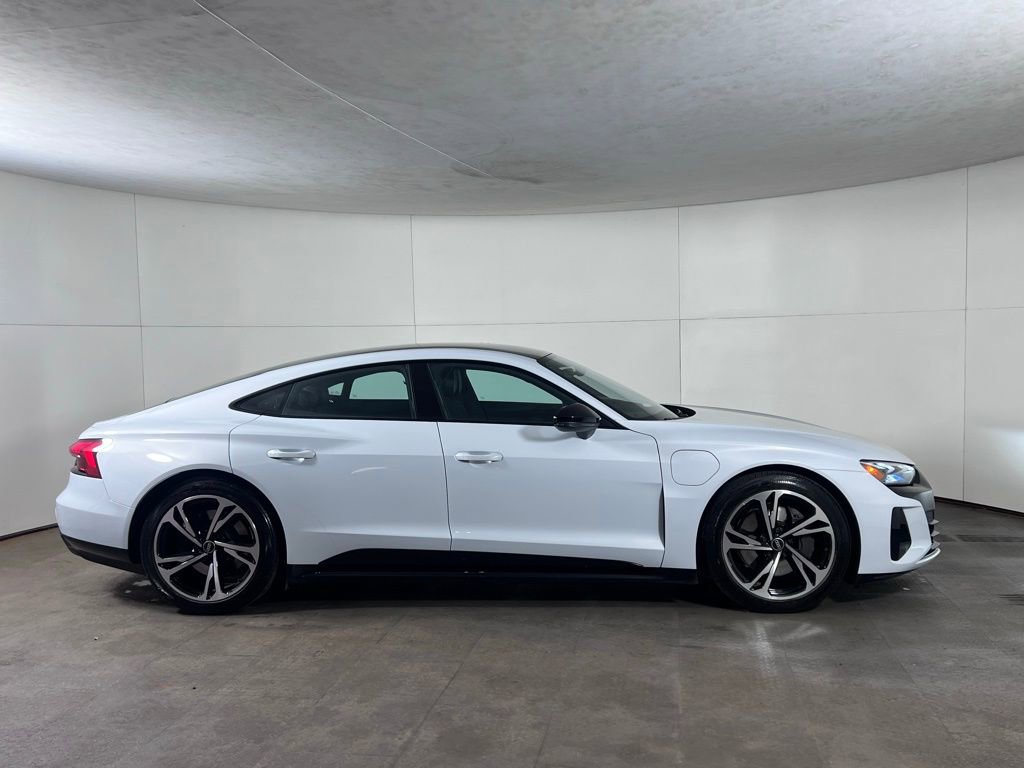 Used 2023 Audi e-tron GT Premium Plus image 9
