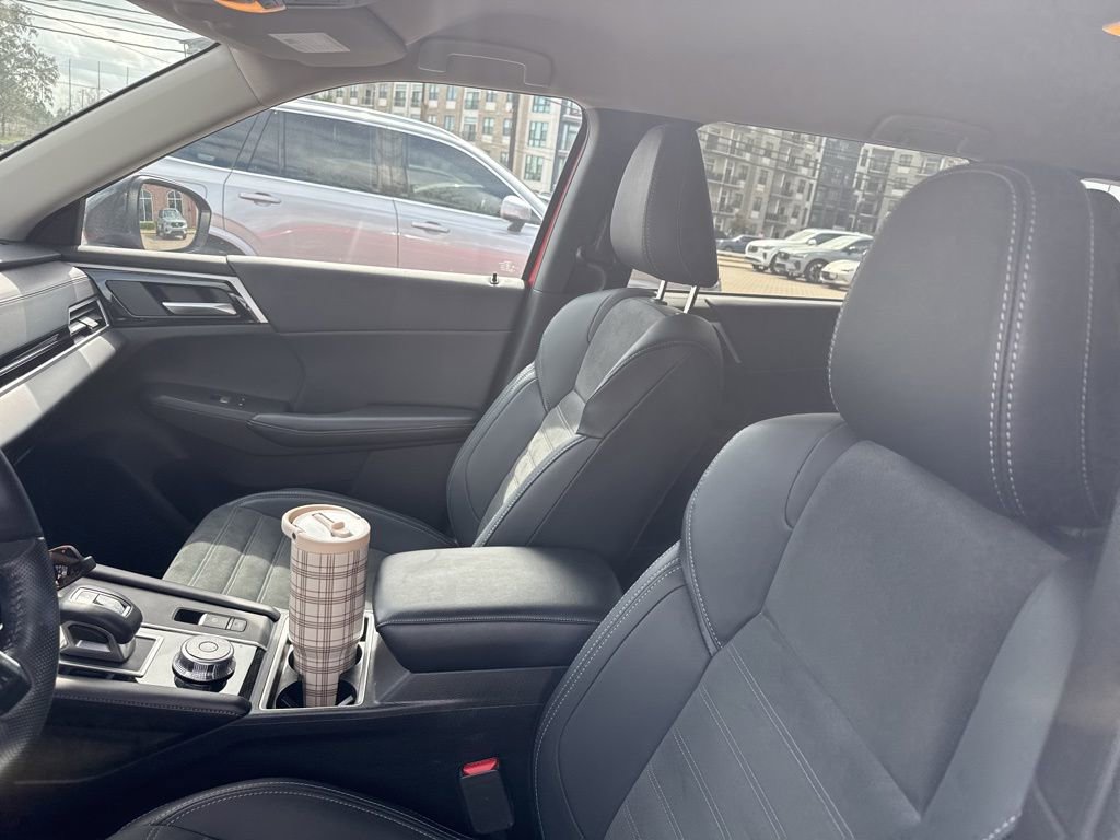 Used 2024 Mitsubishi Outlander SE image 18