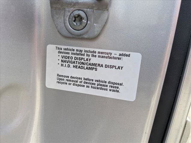 Used 2012 Volkswagen Routan SEL FWD image 15