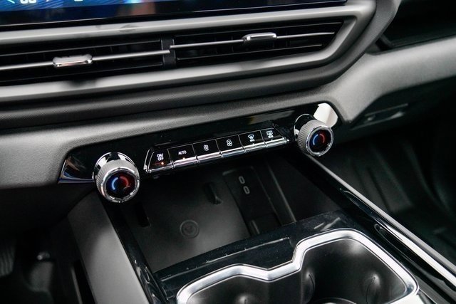 New 2025 Chevrolet Silverado EV LT image 29